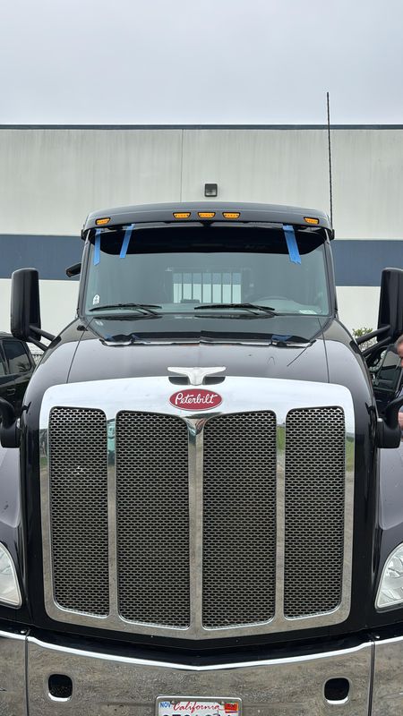 Peterbilt semi-truck windshield replacement — commercial fleet service Walnut Creek