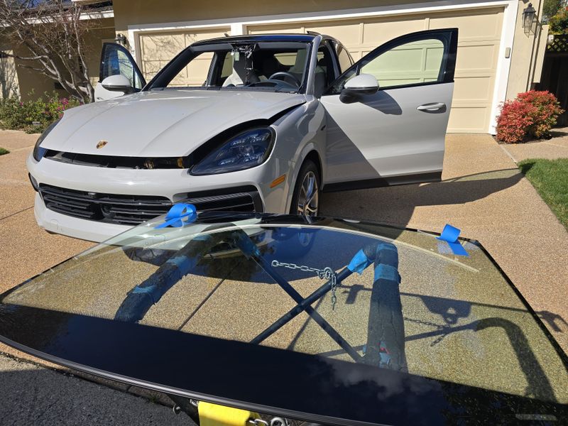 Porsche Cayenne windshield replacement — mobile auto glass Walnut Creek
